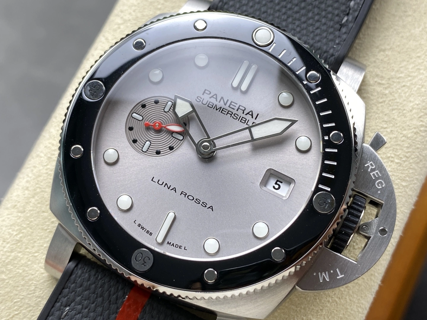 CBD Factory Panerai Submersible QuarantaQuattro Luna Rossa 44mm PAM01681 1:1 Super Clone – DDP.900 Movement BestValue 416